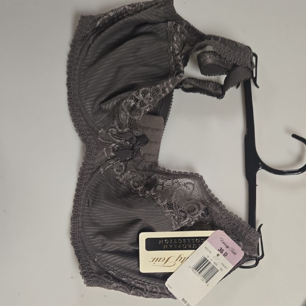 Vanity Fair Gray Lace Bra with Adjustable Straps